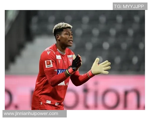 铃木彩艳谈进攻策略与门将冷静处理的重要性